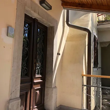 Pia Volosko, * Opatija