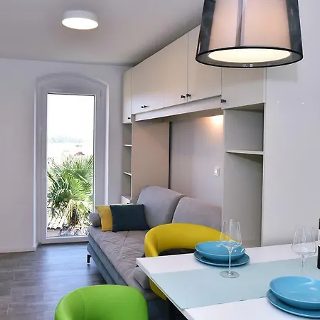 Apartment Pia Volosko,